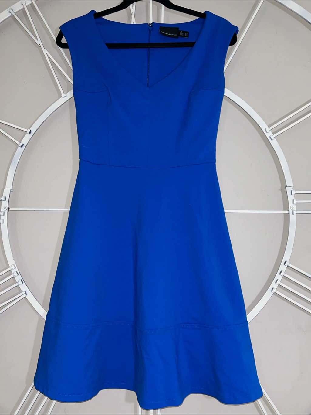 Cynthia Rowley V-Neck Sleeveless Fit & Flare Midi Dress In Vibrant Royal Blue